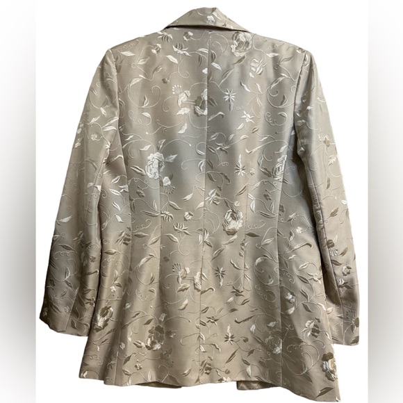 La Femme Gilar | Silk Floral Embroidery Jacket Size 4 - Picture 7 of 8